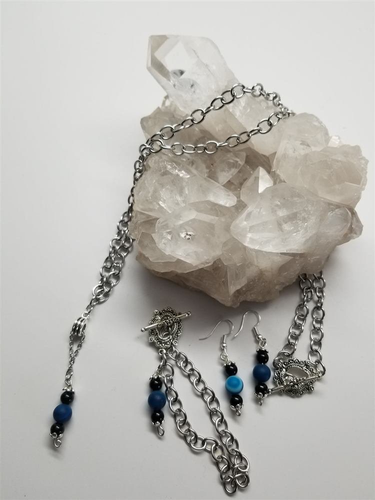 Necklace, bracelet and earrings set, handmade by Wilhelmina St&ouml;cker