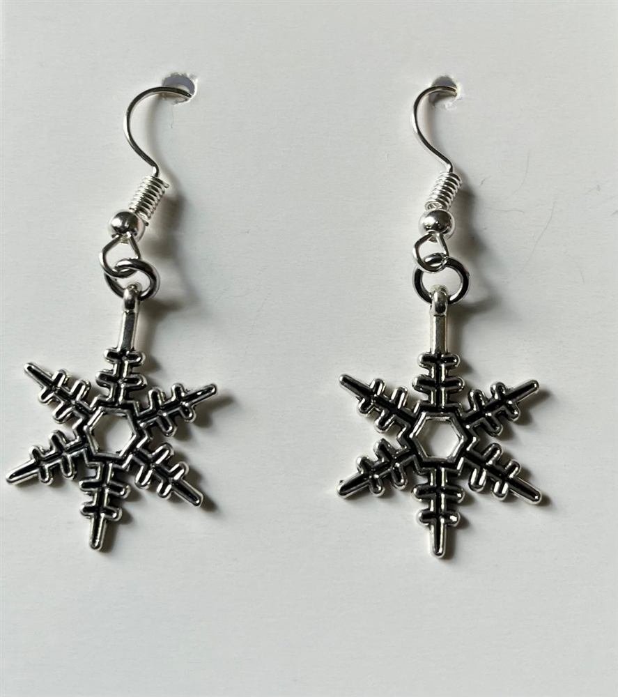 Snowflake Earrings & bracelet set, handmade by Wilhelmina St&ouml;cker
