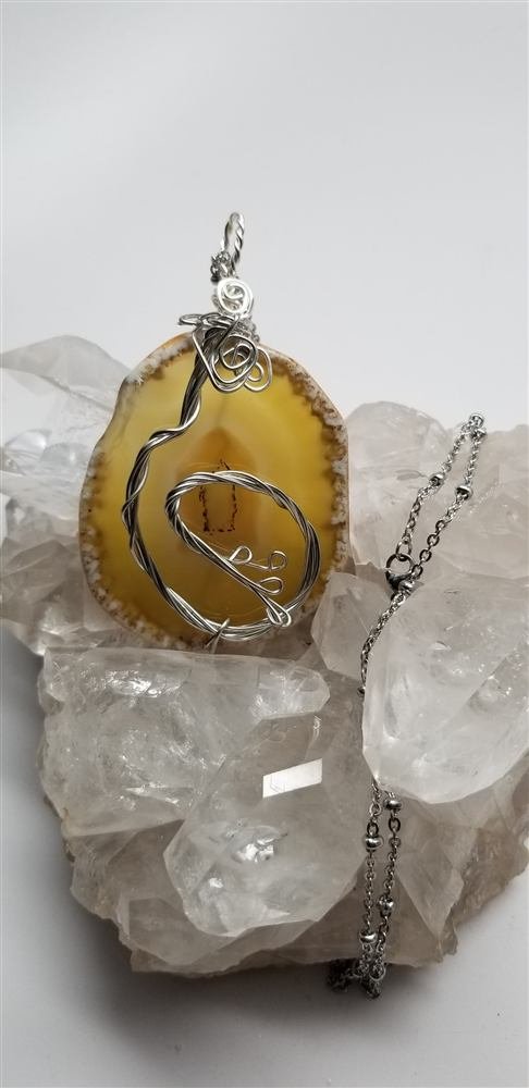 Wilhelmina Design Agate Pendant, handmade by Wilhelmina St&ouml;cker